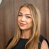 Kirsty Lloyd - Sales Negotiator